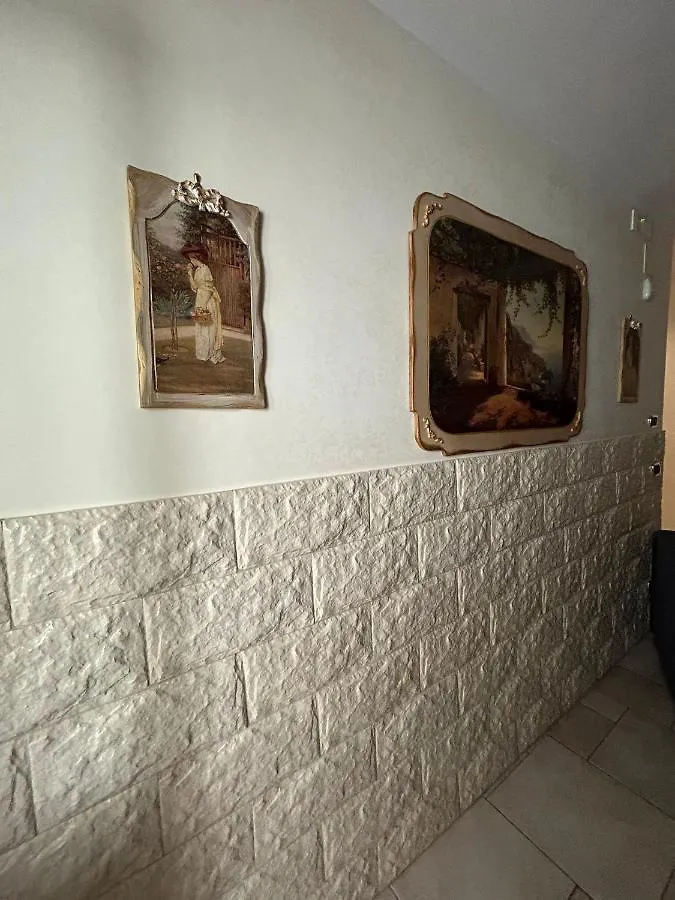 Casa Stallone Bari 0*,